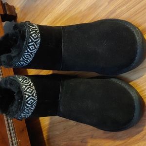 Minnetonka black suede women's boots